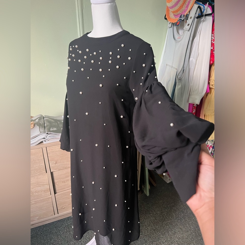 BYRD Modest Black & Ombre Embroidered White Pearl Chiffon Midi Knee-Length Dress